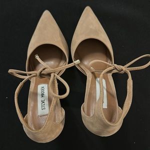 Size 5.5 used excellent condition Steve Madden